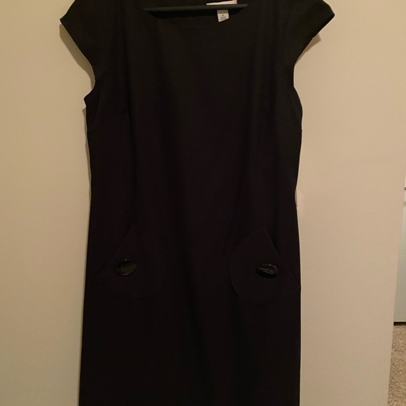 Black Dress w/2 front pockets - Picture 4 of 5